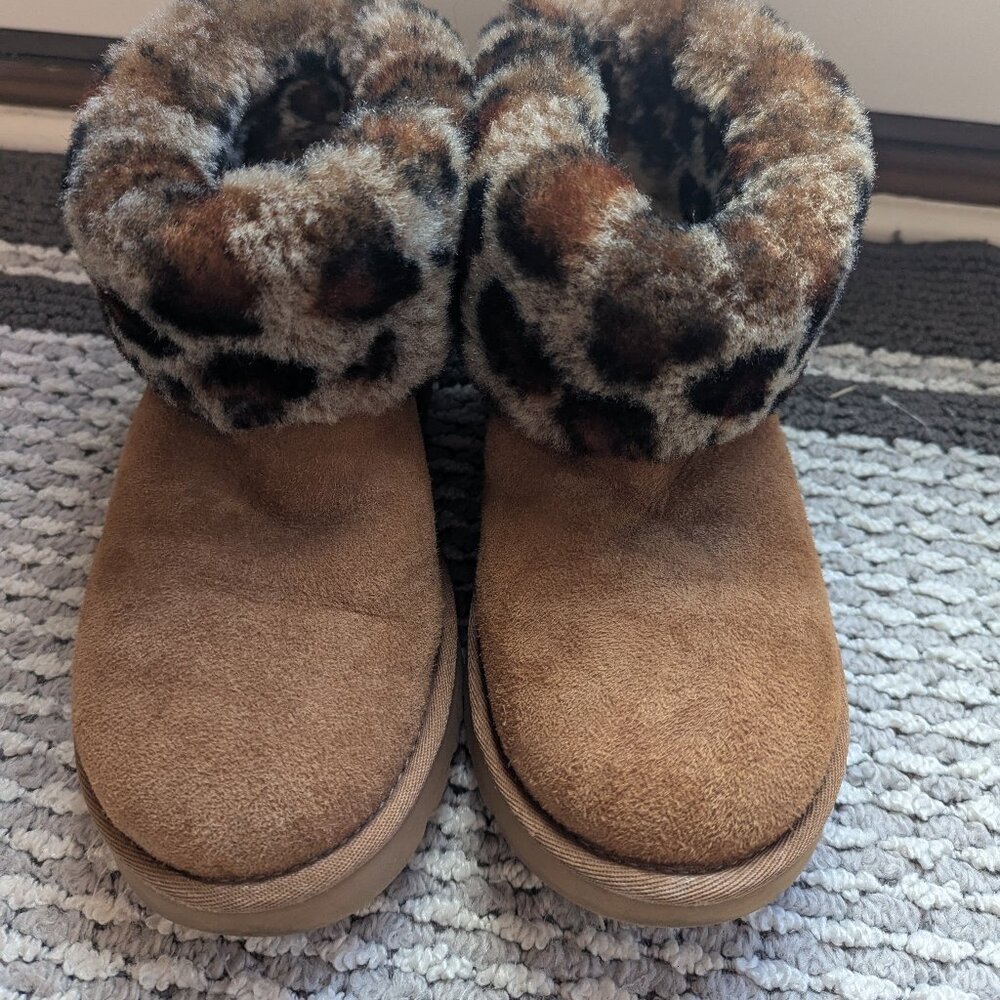 ugg leopard print ugg boots Sz 6